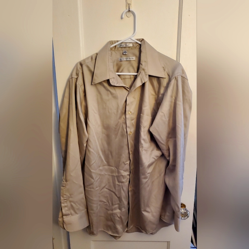 Geoffrey Beene Silver-Grey Button-Up Shirt